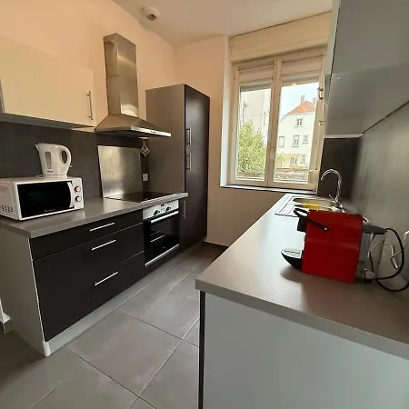 100m, 5 Min Center 2 Bedrooms, 6 People 아파트 콜마