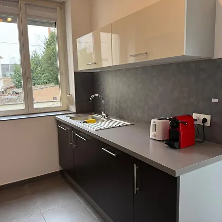 100m, 5 Min Center 2 Bedrooms, 6 People Апартаменты *