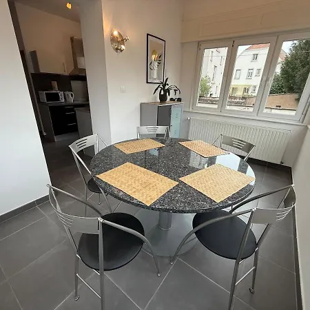 100m, 5 Min Center 2 Bedrooms, 6 People *