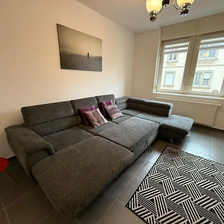 Апартаменты 100m, 5 Min Center 2 Bedrooms, 6 People